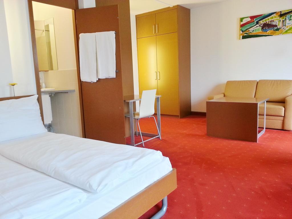 Orange Wings Krems Hotel Quarto foto